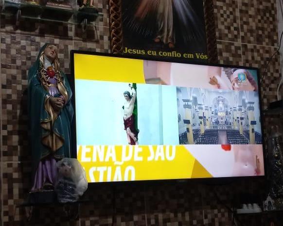 Altar na casa do Claudionor. (Foto: Reprodução)